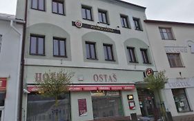 Hotel Ostas Police Nad Metuji