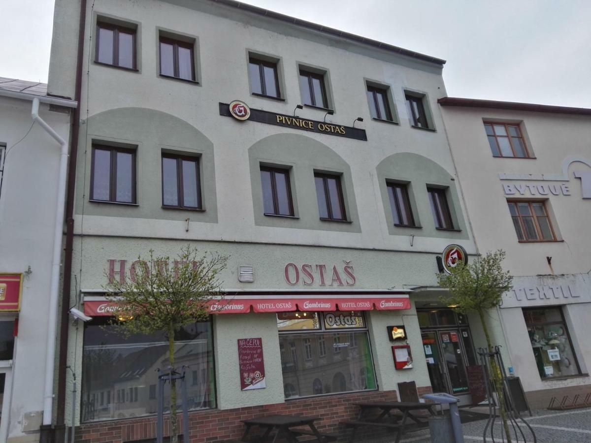 Hotel Ostas Police nad Metují Zewnętrze zdjęcie